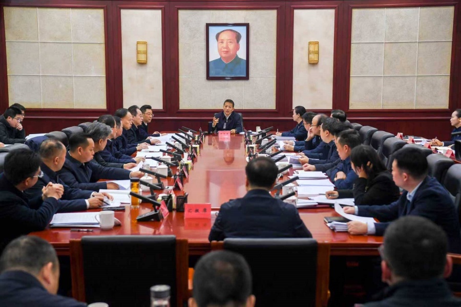 許忠建主持召開(kāi)市委經(jīng)濟(jì)工作務(wù)虛會(huì)